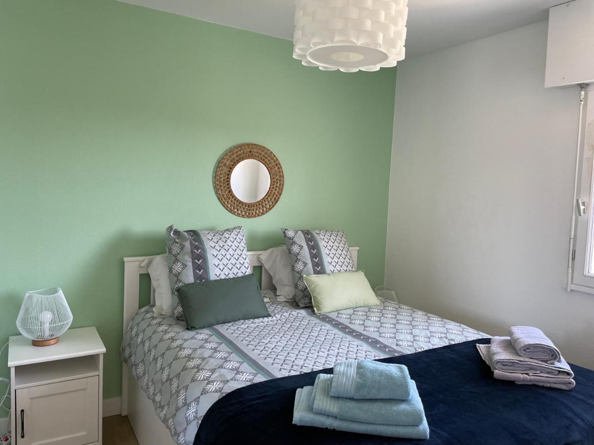 Appartement T3 Vue Mer Sauzon Balcon Et Parking Prive Exterior photo